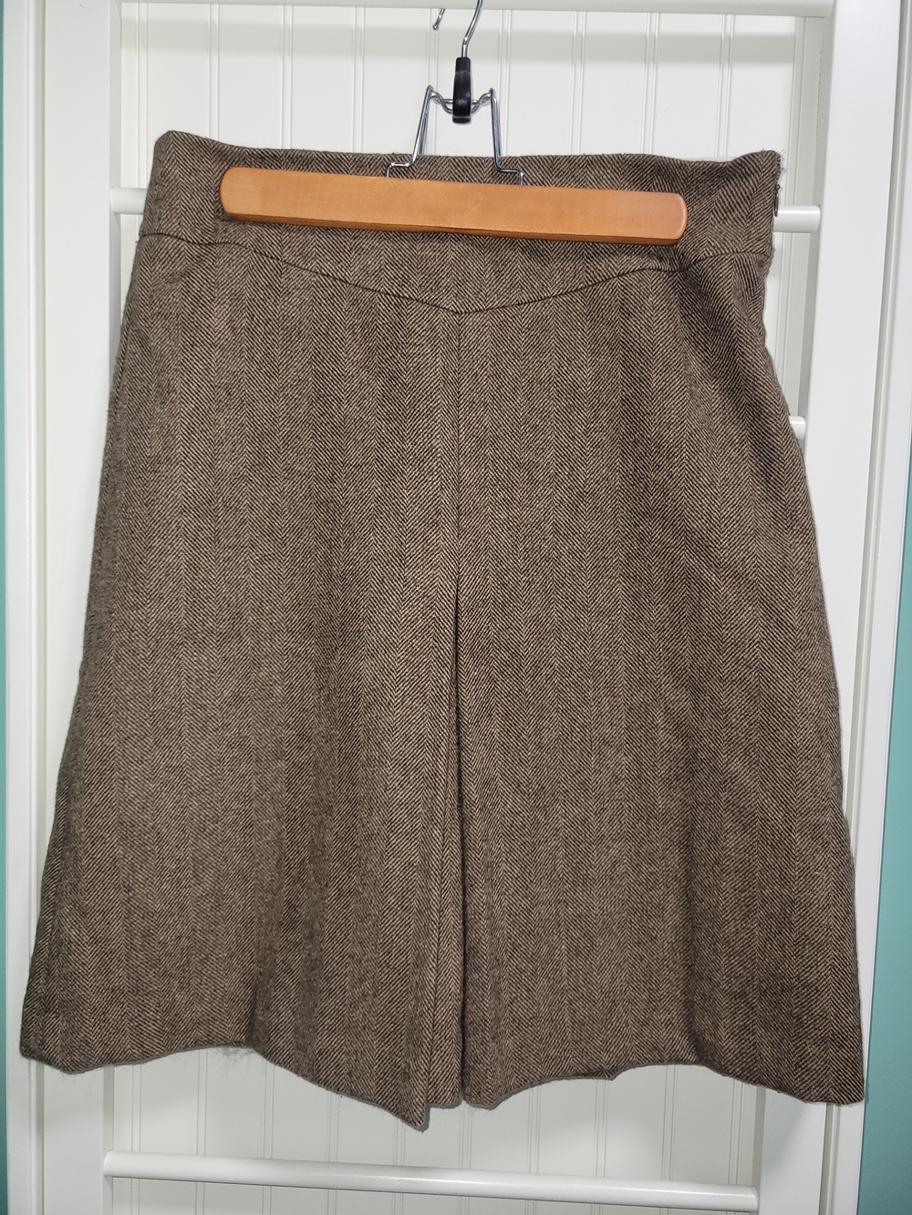 Gap Classic Brown Herringbone A-Line Skirt. Size 4